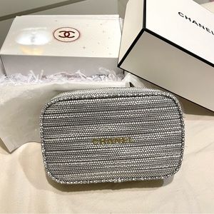 CHANEL 2022 Holiday Beauty Gift Set- Pouch Only